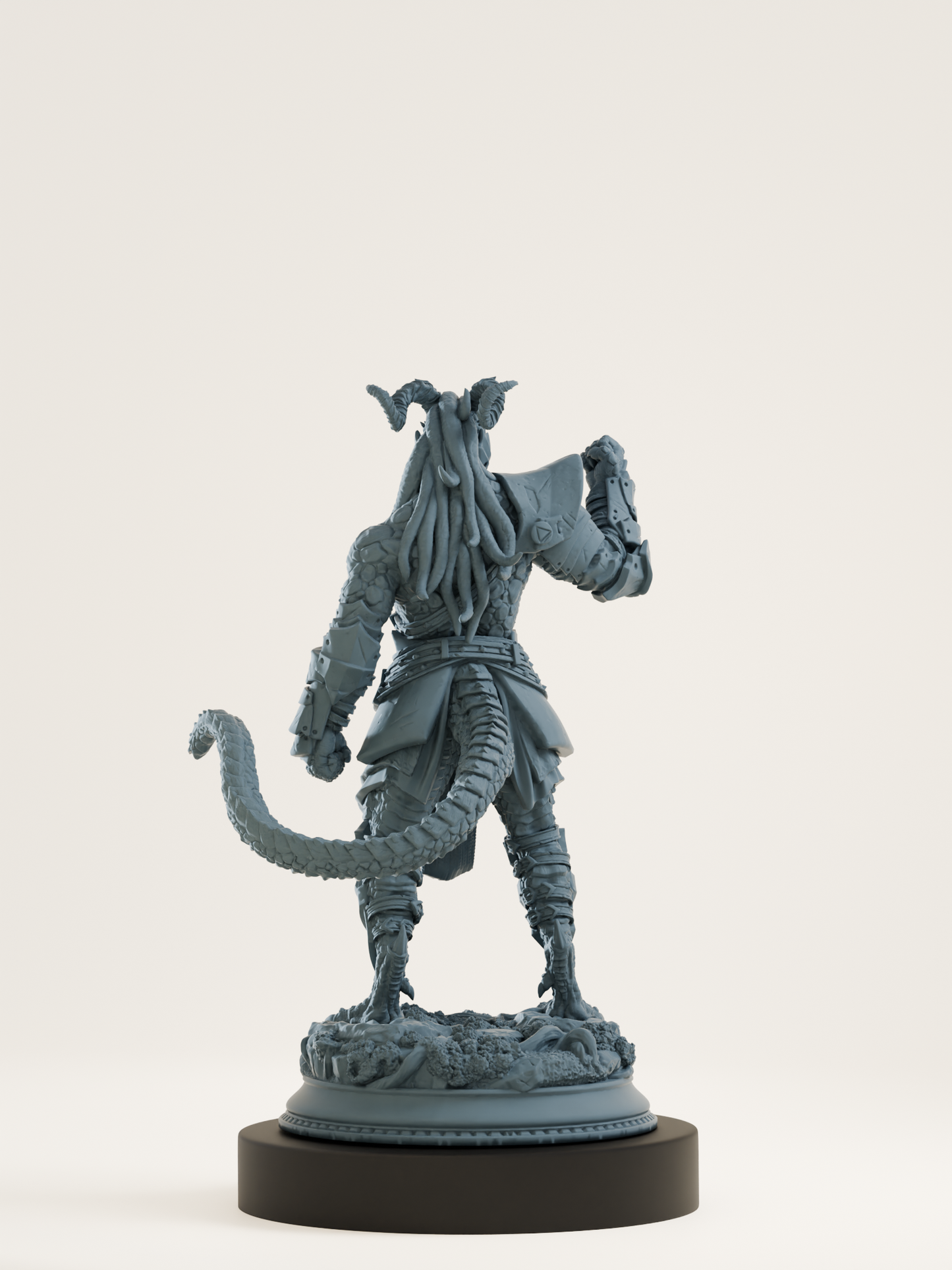 Drakeide noire combattant