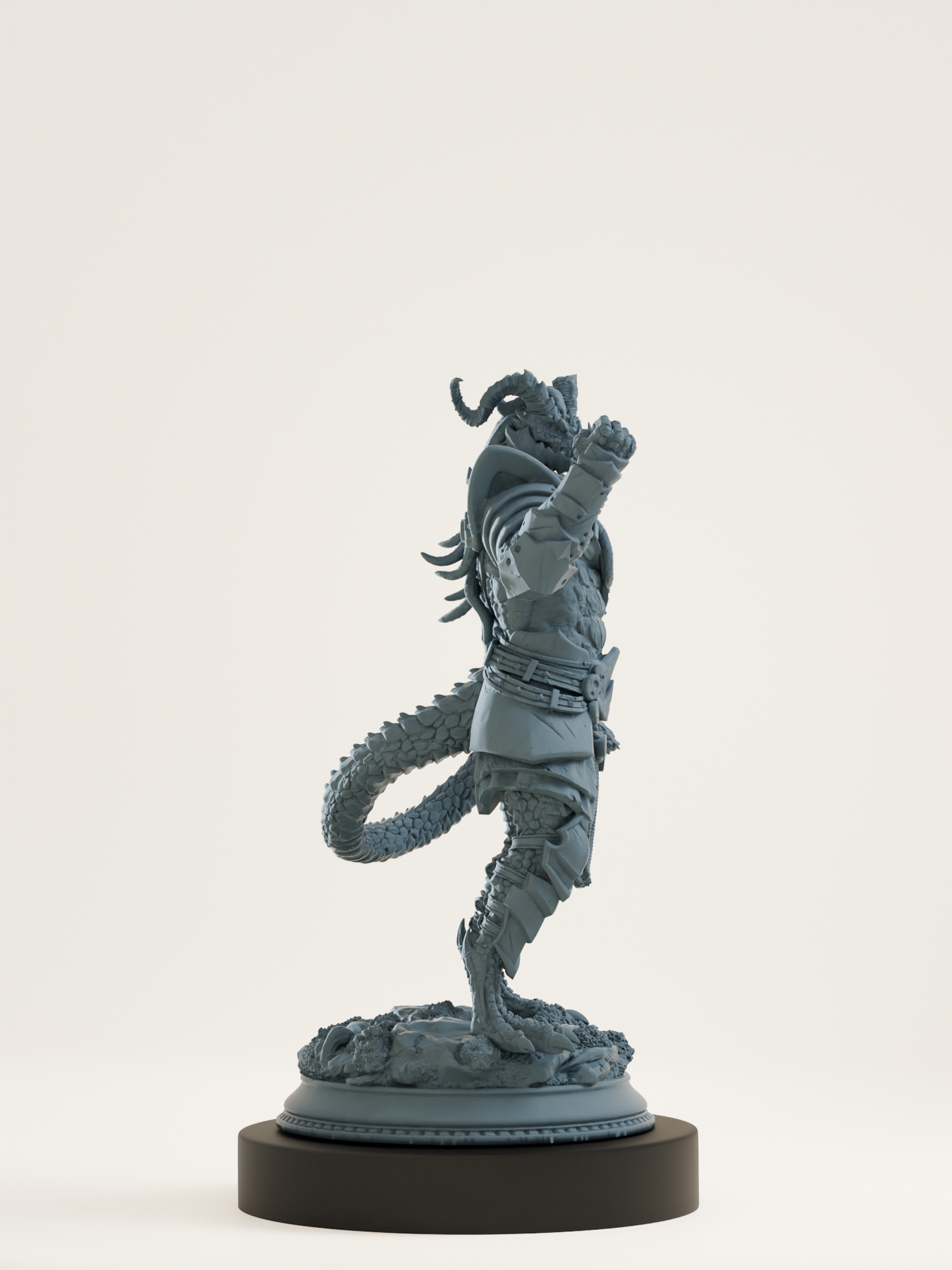 Drakeide noire combattant