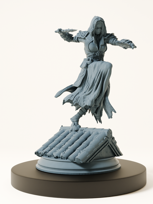 Figurine d’une femme Elemi encapuchonnée bondissant sur un toit, armée de deux dagues, vêtue d’un manteau sculpté et flottant, parfaite pour incarner une psionique furtive