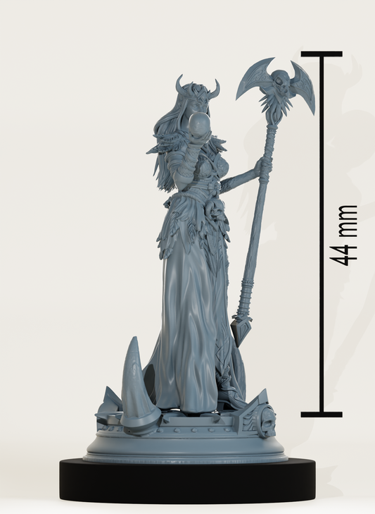 Humaine prêtresse de la mort