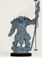 Figurine d’un druide métamorphe imposant, couvert d’écorce et de fourrure, brandissant un bâton et prêt à combattre.