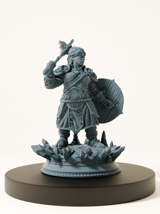 Prêtresse de combat naine