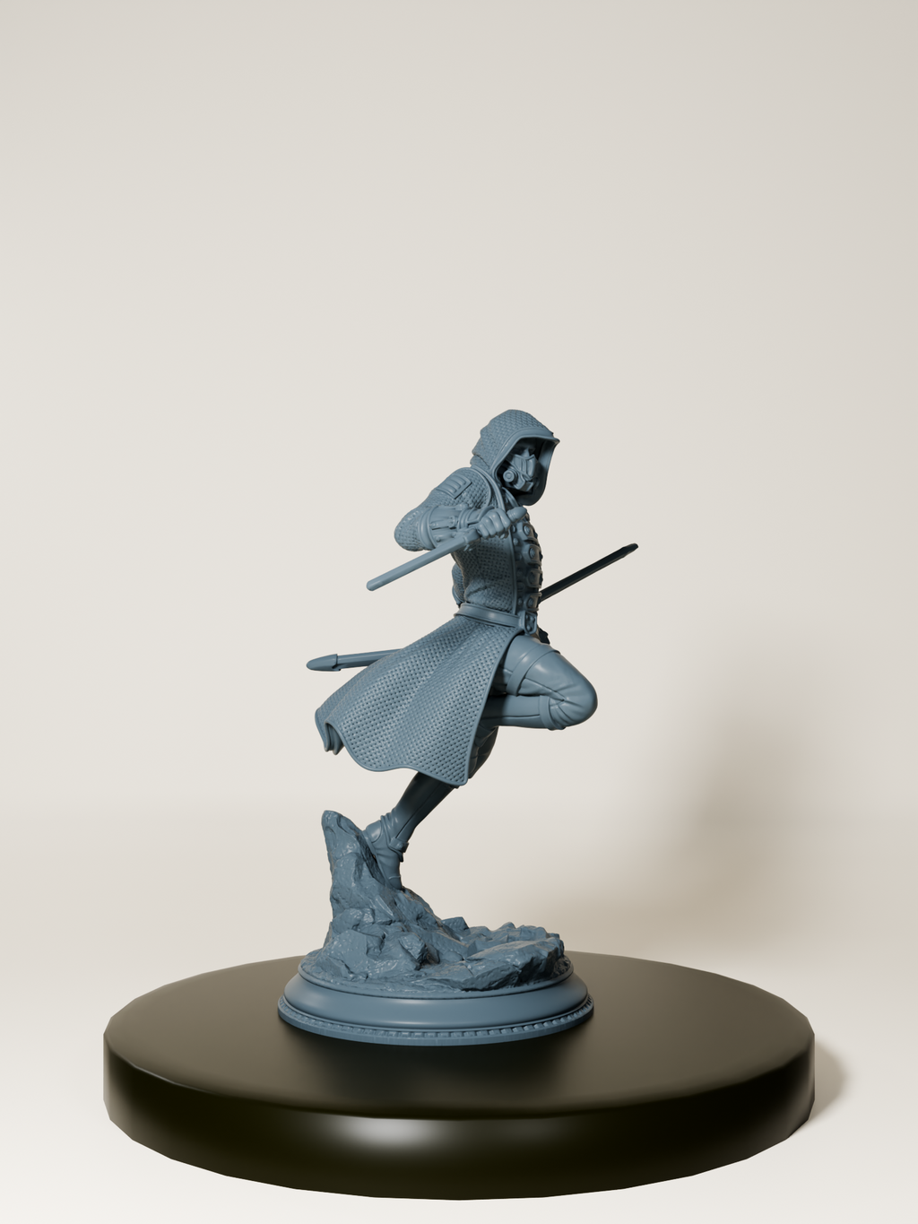 Figurine d’un assassin humain en pleine action, équipé d’un manteau à capuche et de deux lames, dans une posture de combat dynamique sur un socle détaillé.