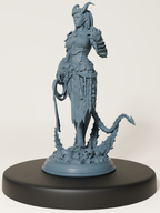 Figurine à peindre de femme guerrière draconique avec armure, cornes et queue, pour jeu de rôle et diorama
